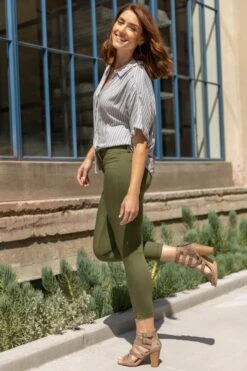 Women's Essential Ankle Jean With Side Slit Deal