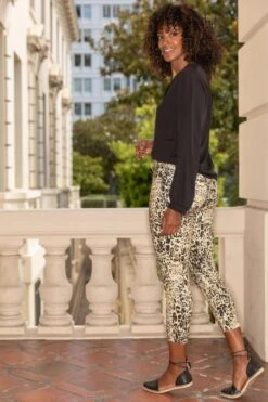 Women's Mid Rise Animal Print Ankle Jean -Wana Fashion Shop 1002195 043 4