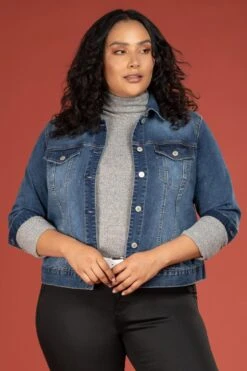 Women's Plus Size Cropped Denim Jacket 19 Women's Plus Size Cropped Denim Jacket -Wana Fashion Shop 1003682 233 1