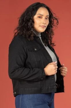 Women's Plus Size Cropped Denim Jacket 27 Women's Plus Size Cropped Denim Jacket -Wana Fashion Shop 1003682 591 3 2242c297 6aba 4aac 8a9e ea22d7908294