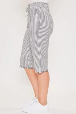 Women's Petite Linen Capri With Fray Hem -Wana Fashion Shop 1008950 646 1 09f533a8 6279 45ec 88af cff26868181f