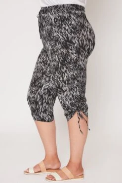 Women's Plus Size Linen Elastic Waist Capri With Side Ruched Hem Deal -Wana Fashion Shop 1008986 648 2 8fbbbf8b 1243 45ef 9885 6246b5088cdf