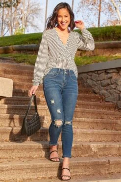 Women's Vintage 2 Button Ankle Jean With Side Slits