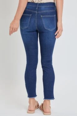 Women's Skinny Jean With Side Seam Insert Sustainable -Wana Fashion Shop 1009083 458 3 1ad650fd bdff 4b6f 9918 5c2fe7fe122d