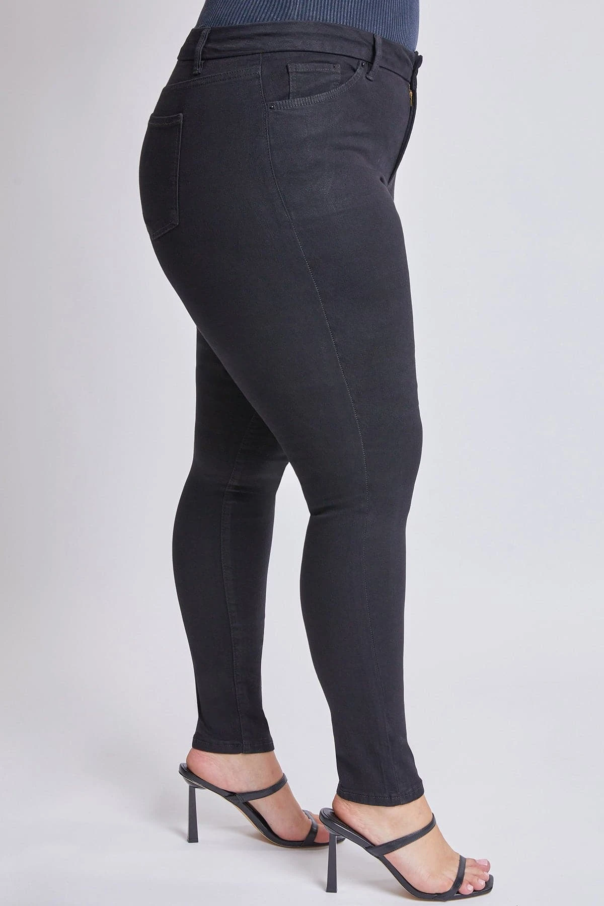 Women's Plus SizeSustainable Curvy FitSkinny Jeans 8 Women's Plus SizeSustainable Curvy FitSkinny Jeans - Image 6