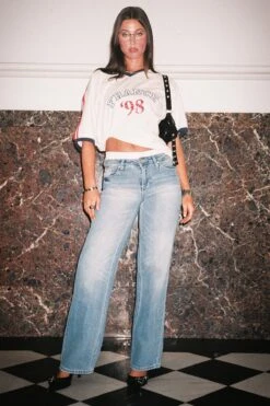 Women's Mid Rise Relax Fit Wide Leg Boxer Jeans