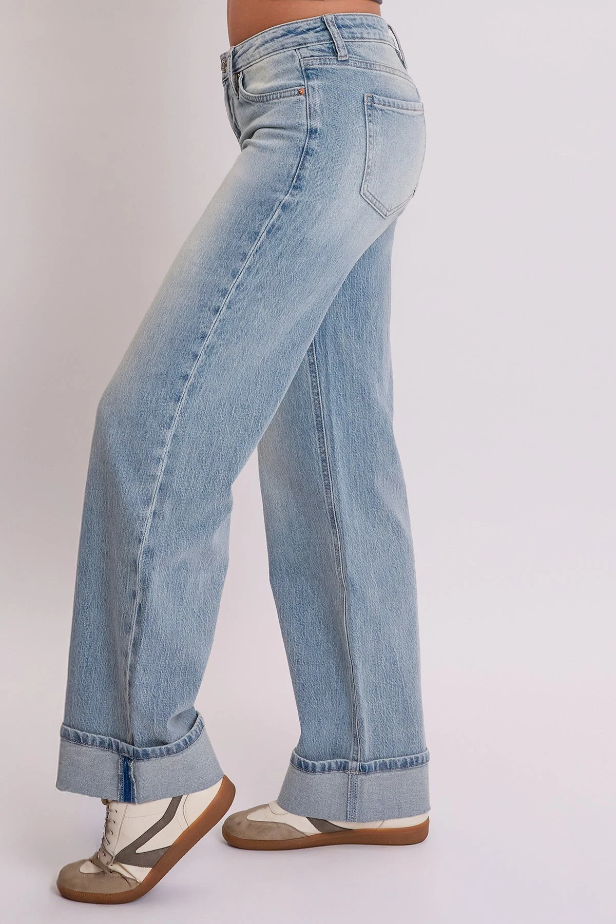 Women's Luxe Brittany Low Rise Wide Leg Cuff Jeans 6 Women's Luxe Brittany Low Rise Wide Leg Cuff Jeans - Image 4