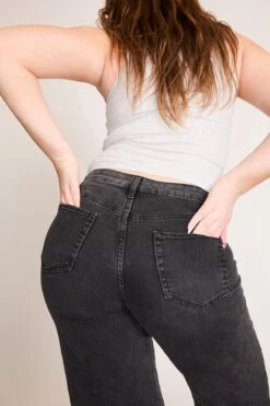 Women’s Dream 90s Straight Leg Slit Jeans -Wana Fashion Shop P159868 08W MIA 3