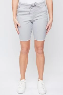 Women's Petite Elastic Bermuda With Fray Hem 39 Women's Petite Elastic Bermuda With Fray Hem -Wana Fashion Shop PM108921 SILVA 3
