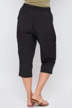 Women's Pull-On Capris With Big Pocket Detail -Wana Fashion Shop WC1106T1 BLACK 5