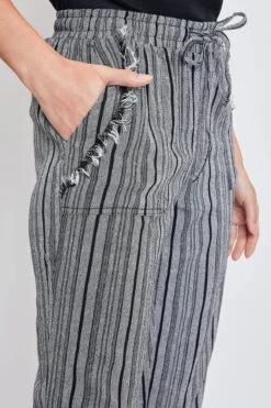 Women's High Rise Linen Capri Pant With Fray Detail -Wana Fashion Shop WC1109LN ST005 3