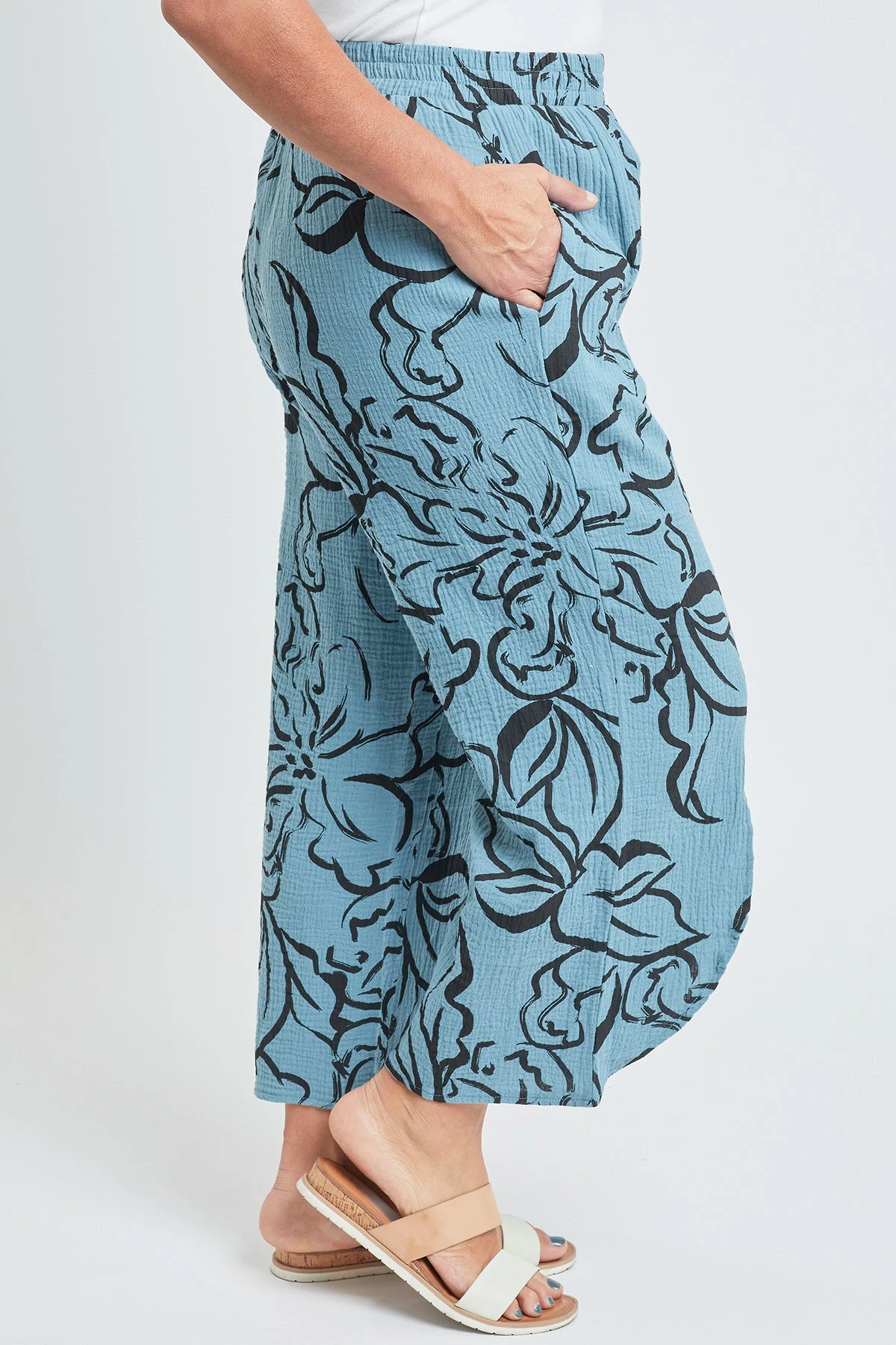 Women’s Double Gauze Front Split Wide Leg Pants 13 Women’s Double Gauze Front Split Wide Leg Pants - Image 11