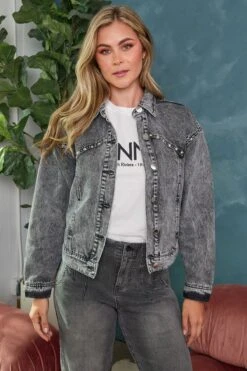 Women's Western Stud Denim Jacket -Wana Fashion Shop WJ121476 X19 TAYLOR LS1