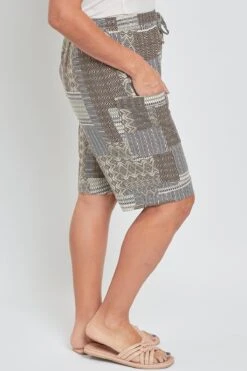 Women's Elastic Waist Bermuda With Big Patch Pockets -Wana Fashion Shop WM1088LN PA003 3