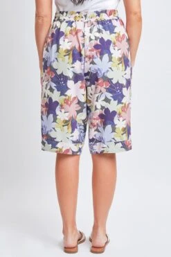 Women's Elastic Waist Bermuda With Patch Pockets -Wana Fashion Shop WM1088R1 FL011 4