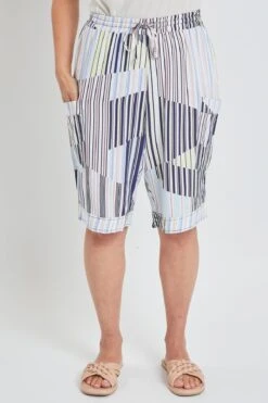 Women's Elastic Waist Bermuda With Patch Pockets -Wana Fashion Shop WM1088R1 ST018 2