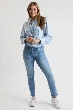 Women's High Rise Curve Confidence WannaBettaButt Straight Leg Jeans