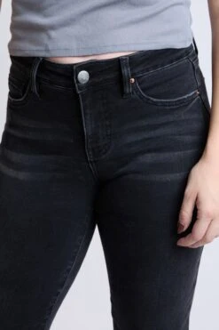 Women's Premium Stretch Cropped Slim Straight Jeans 37 Women's Premium Stretch Cropped Slim Straight Jeans -Wana Fashion Shop WP024460 16W 8