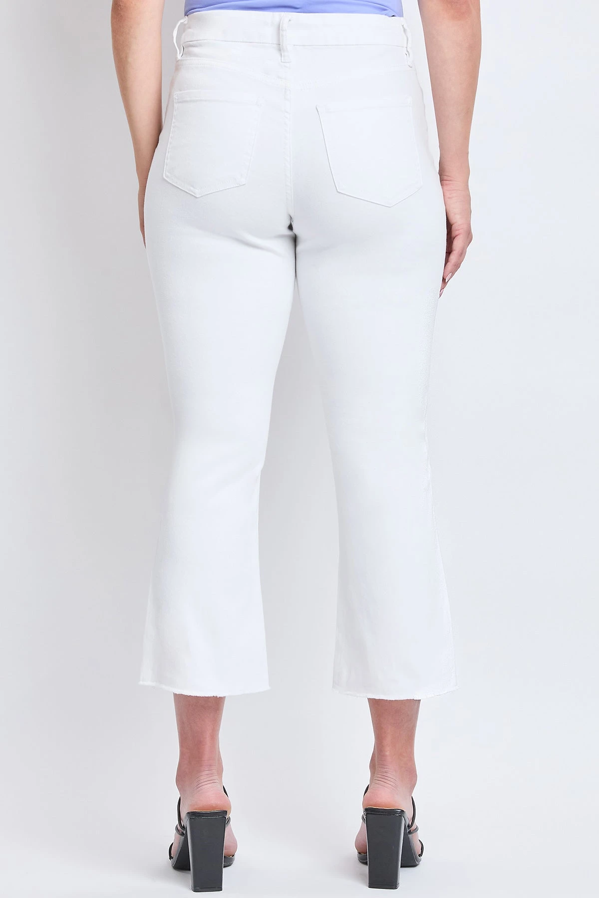 Women's Curvy Fit High Rise Hi-Lo Frayed Hem Jean 6 Women's Curvy Fit High Rise Hi-Lo Frayed Hem Jean - Image 4