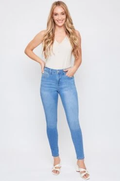 Women's Essential High Rise Skinny Jean 37 Women's Essential High Rise Skinny Jean -Wana Fashion Shop WP60640 M08 1