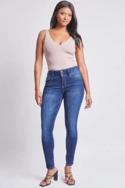 Women's Essential 3 Button High Rise Skinny Jean With Functional Front Pockets