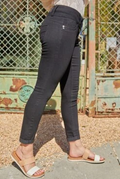 Women's WannaBettaButt 3-Button Cuffed Denim Jean -Wana Fashion Shop WP662846 W37 3