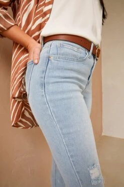 Women's Vintage High Rise Frayed Hem Ankle Jean -Wana Fashion Shop WP88970N 2699L LS 3