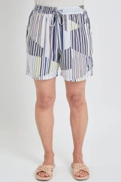 Women's Pull-On Shorts With Pockets -Wana Fashion Shop WS2624R1 ST018 1