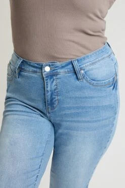 Women's Plus High Rise Curve Confidence WannaBettaButt Straight Leg Jeans 15 Women's Plus High Rise Curve Confidence WannaBettaButt Straight Leg Jeans -Wana Fashion Shop XP024175 35C 4